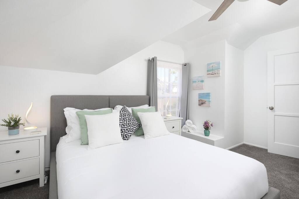 Holiday home 3 Bedroom 2 Bath House With Parking - 10 Guests *